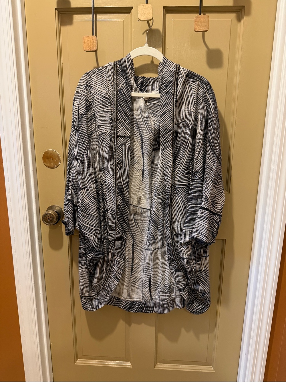 Anthropologie occasion metallic kimono with bead detail